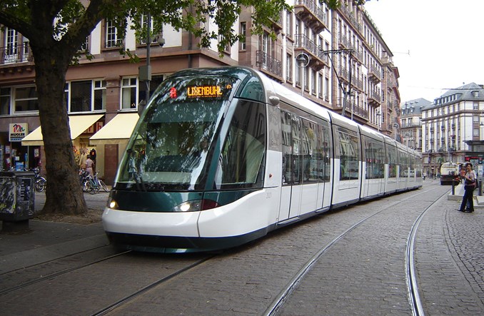 Alstom z kompaktowym tramwajem i zasilaniem od spodu