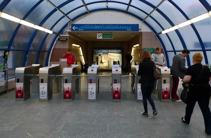 Metro: Jak ZTM rozmontował system bramkowy. 20 mln zł w błoto?