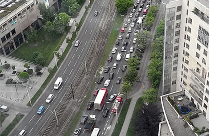 Miasta drogowe, czyli dlaczego w Polsce wciąż króluje samochód