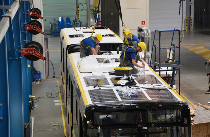 Solaris montuje ogniwa słoneczne na autobusach dla Warszawy Solaris montuje ogniwa słoneczne na autobusach dla Warszawy
