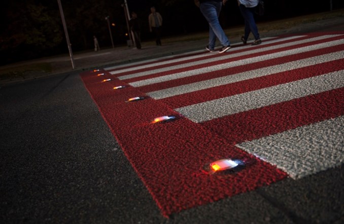 Warszawa. ZDM zamontował aktywne przejście dla pieszych Warszawa. ZDM zamontował aktywne przejście dla pieszych